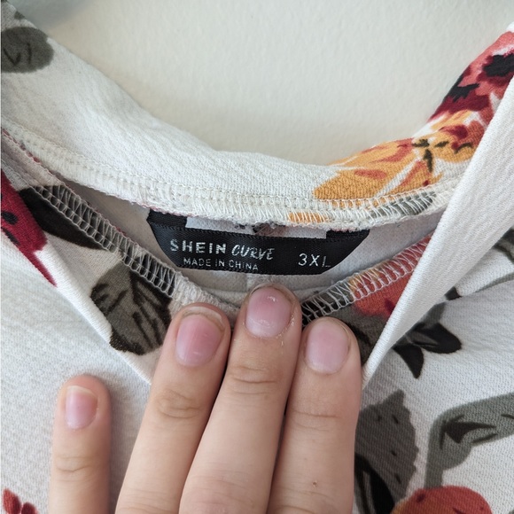 Mockneck Floral Top - Picture 4 of 5